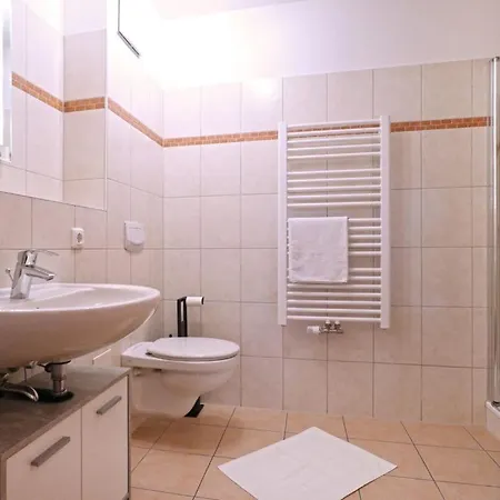 Apartment Bernstein, Whg 4